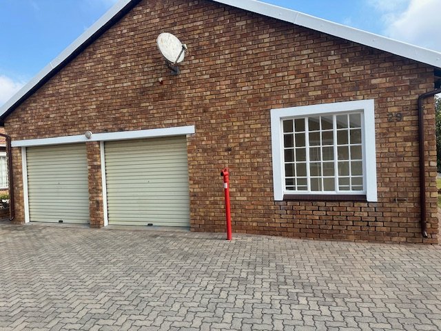 2 Bedroom Property for Sale in Wilro Park Gauteng