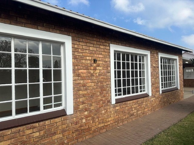 2 Bedroom Property for Sale in Wilro Park Gauteng
