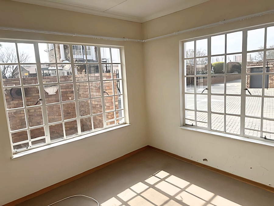 2 Bedroom Property for Sale in Wilro Park Gauteng