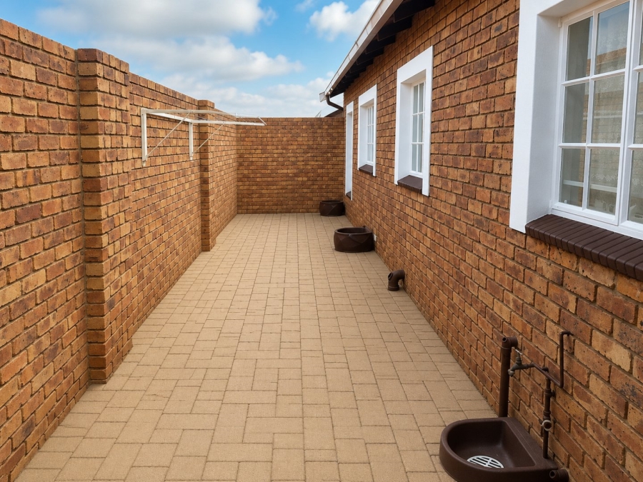 2 Bedroom Property for Sale in Wilro Park Gauteng