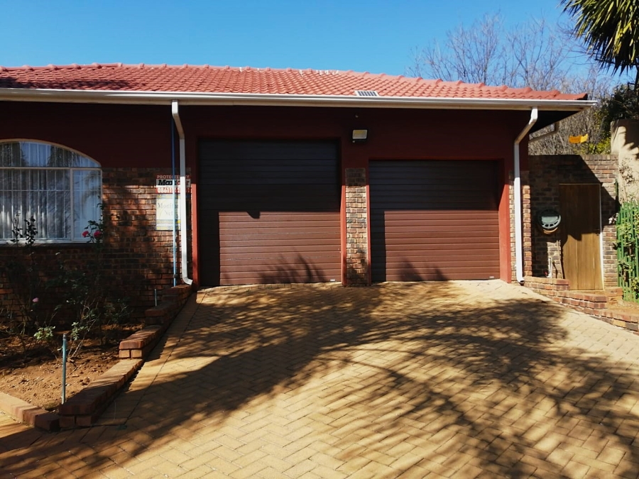 3 Bedroom Property for Sale in Eldoraigne Gauteng