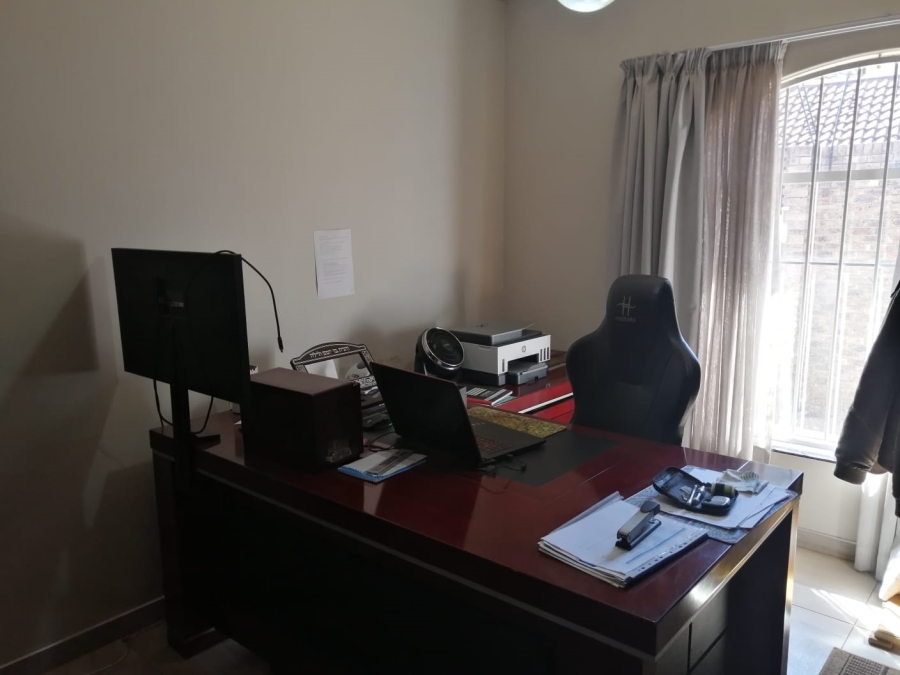 3 Bedroom Property for Sale in Eldoraigne Gauteng