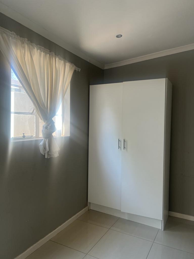 To Let 1 Bedroom Property for Rent in Parkhurst Gauteng