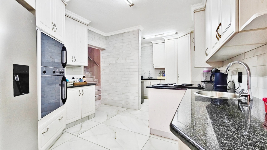 6 Bedroom Property for Sale in Arcon Park Gauteng