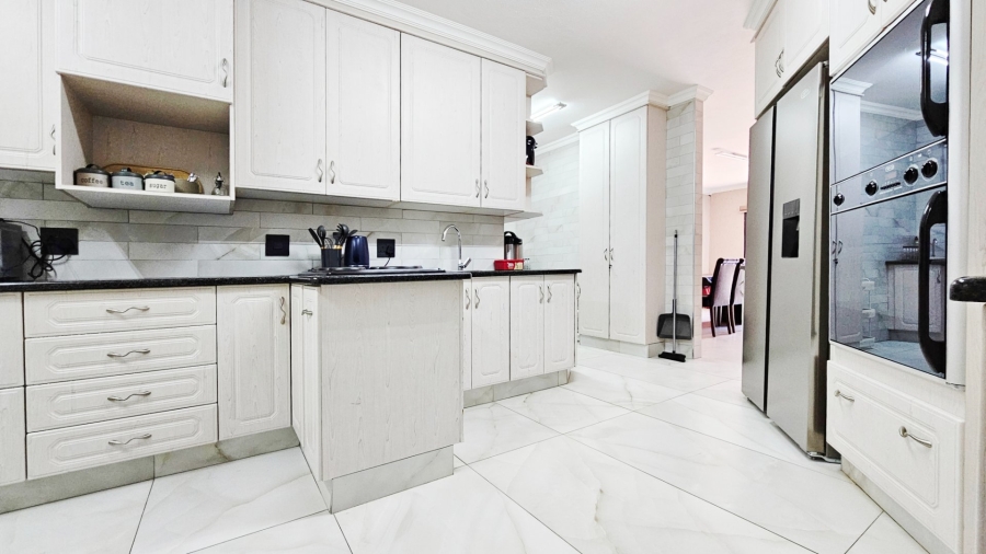 6 Bedroom Property for Sale in Arcon Park Gauteng