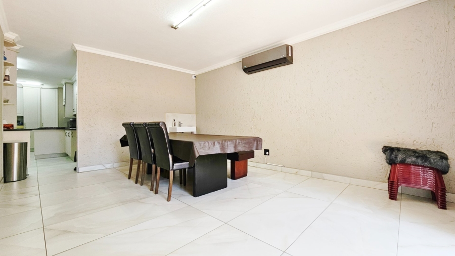 6 Bedroom Property for Sale in Arcon Park Gauteng