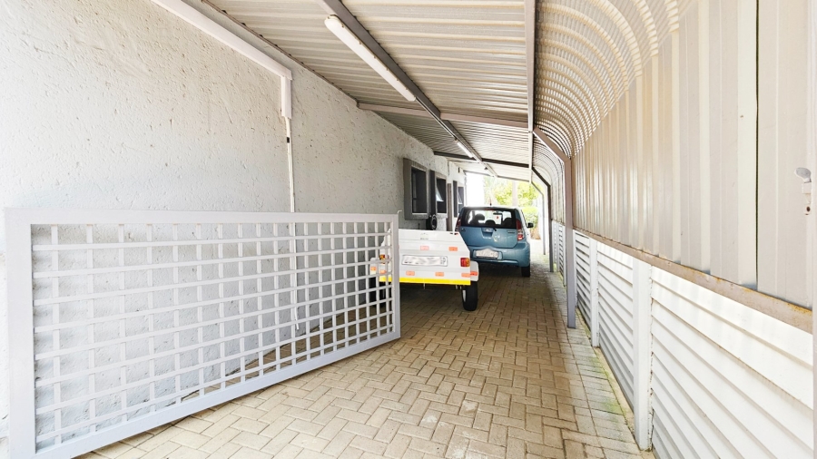 6 Bedroom Property for Sale in Arcon Park Gauteng