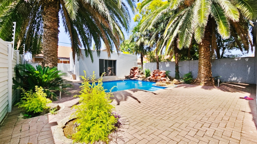 6 Bedroom Property for Sale in Arcon Park Gauteng