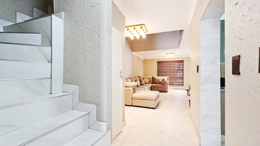 6 Bedroom Property for Sale in Arcon Park Gauteng