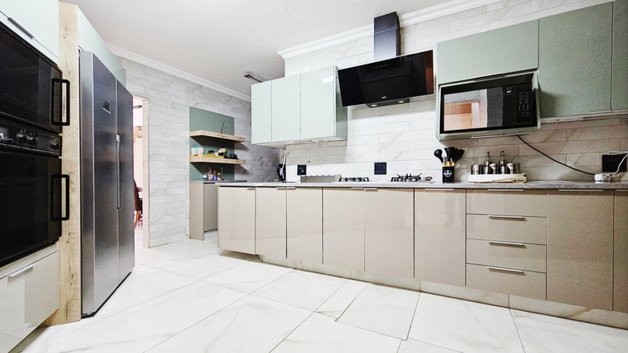 6 Bedroom Property for Sale in Arcon Park Gauteng