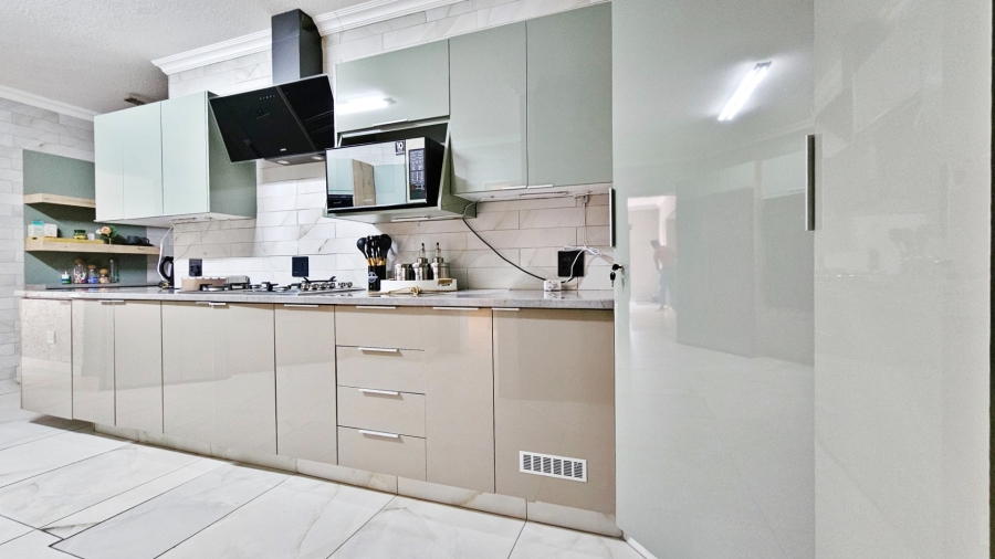 6 Bedroom Property for Sale in Arcon Park Gauteng