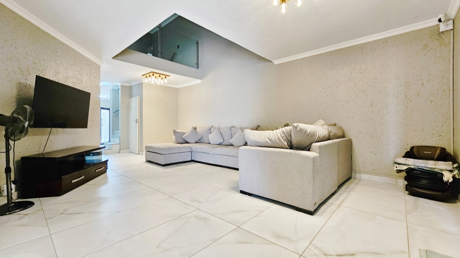 6 Bedroom Property for Sale in Arcon Park Gauteng