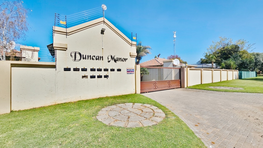 3 Bedroom Property for Sale in Duncanville Gauteng
