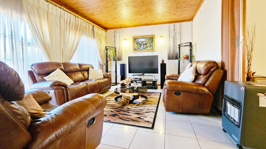 4 Bedroom Property for Sale in Three Rivers East Gauteng