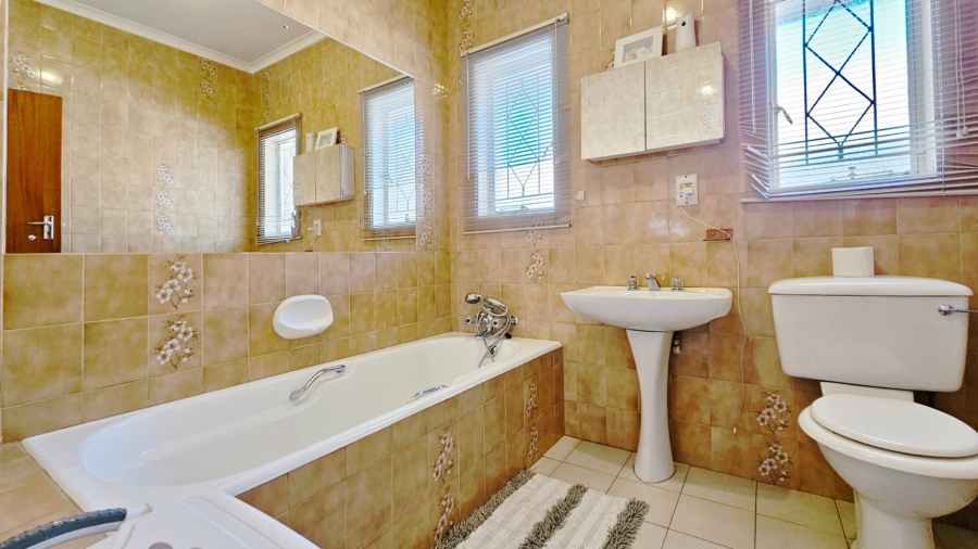 4 Bedroom Property for Sale in Three Rivers East Gauteng