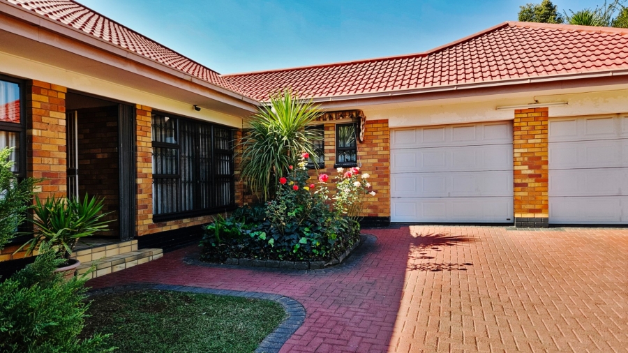 4 Bedroom Property for Sale in Three Rivers East Gauteng