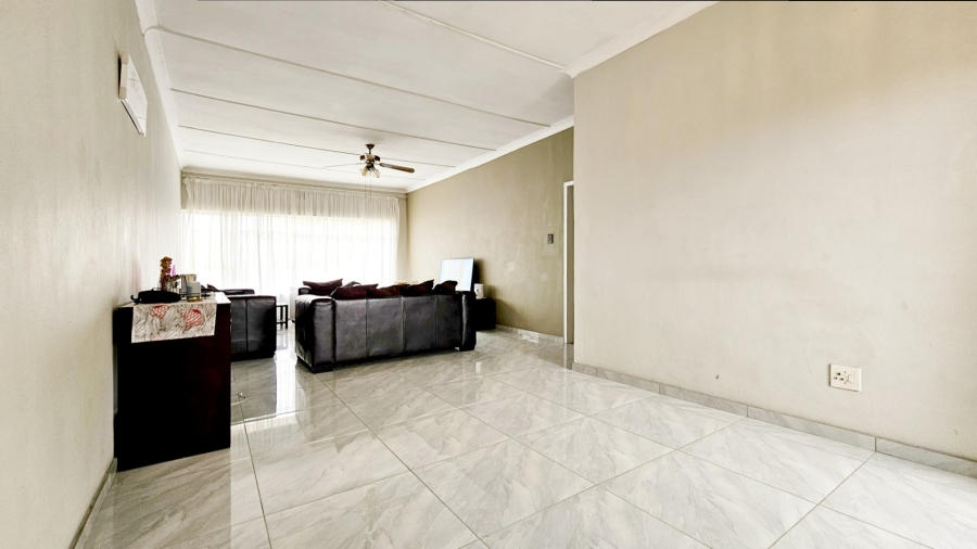 3 Bedroom Property for Sale in Three Rivers Proper Gauteng