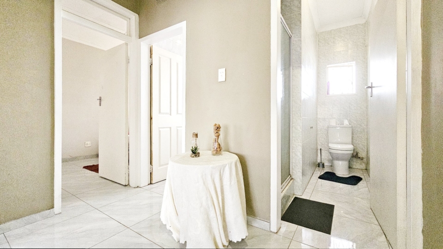 3 Bedroom Property for Sale in Three Rivers Proper Gauteng