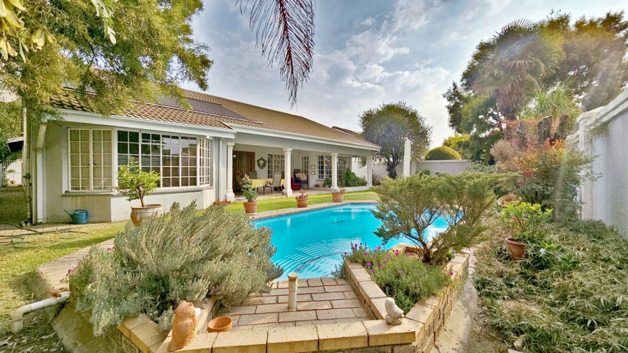 3 Bedroom Property for Sale in Three Rivers Proper Gauteng