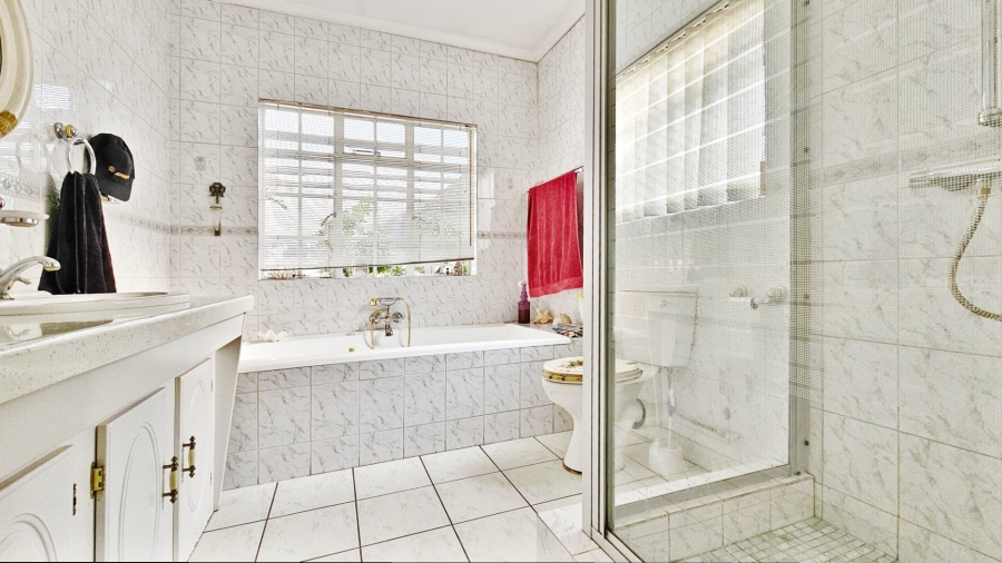 3 Bedroom Property for Sale in Three Rivers Proper Gauteng