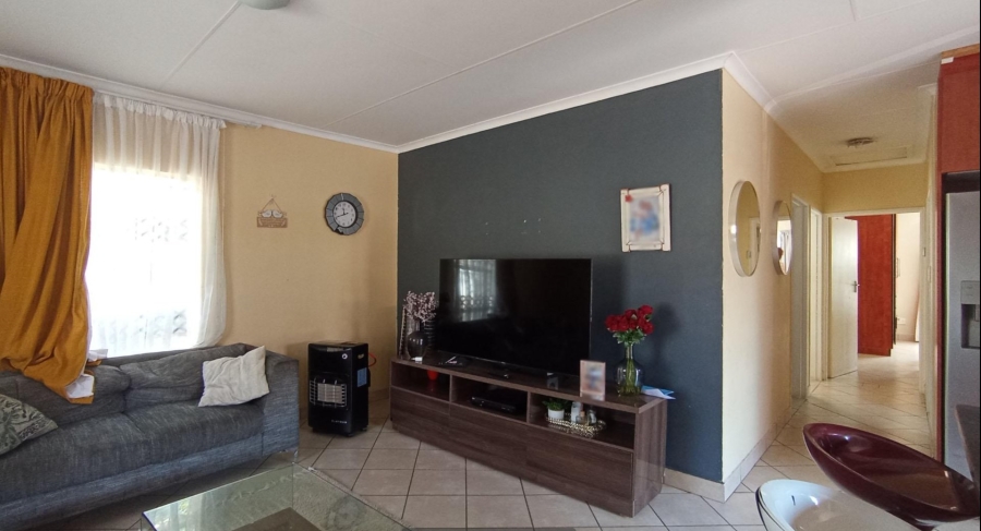 3 Bedroom Property for Sale in Kirkney Gauteng