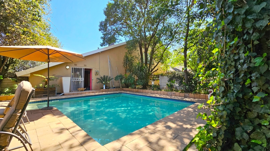 5 Bedroom Property for Sale in Roodia Gauteng