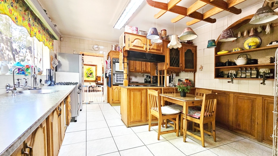 5 Bedroom Property for Sale in Roodia Gauteng