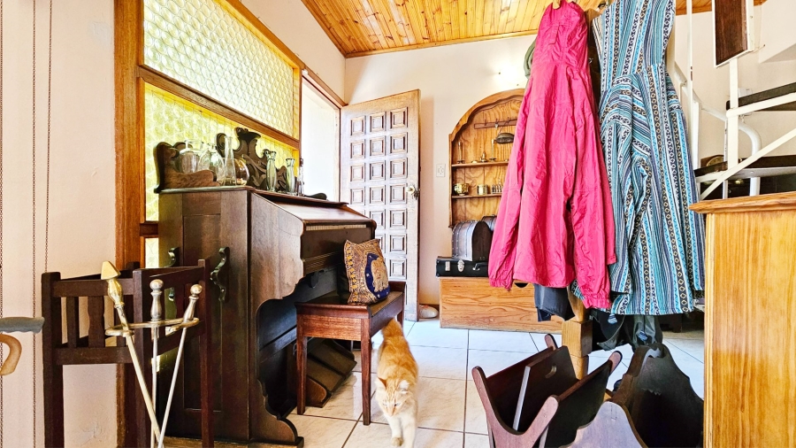 5 Bedroom Property for Sale in Roodia Gauteng