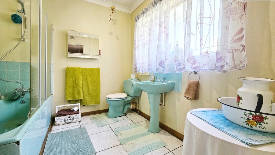 5 Bedroom Property for Sale in Roodia Gauteng
