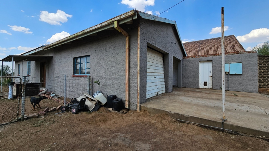 4 Bedroom Property for Sale in Buyscelia Gauteng