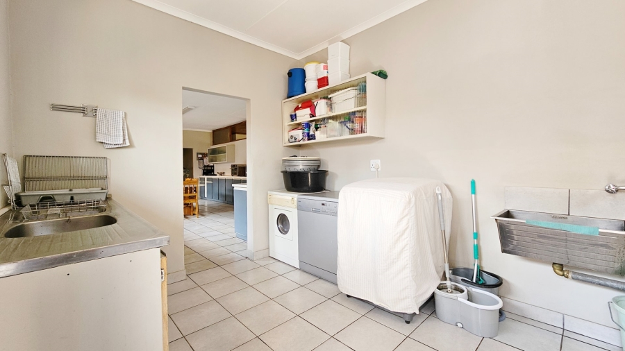 4 Bedroom Property for Sale in Buyscelia Gauteng