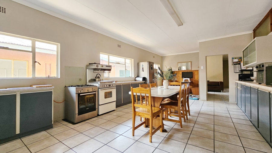 4 Bedroom Property for Sale in Buyscelia Gauteng