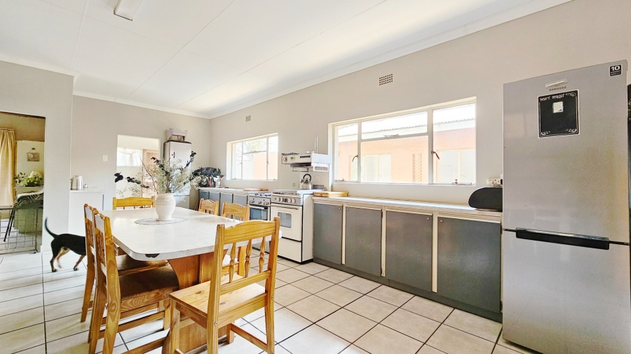 4 Bedroom Property for Sale in Buyscelia Gauteng