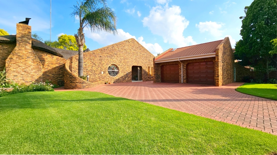 4 Bedroom Property for Sale in Falcon Ridge Gauteng