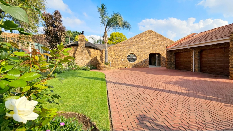 4 Bedroom Property for Sale in Falcon Ridge Gauteng