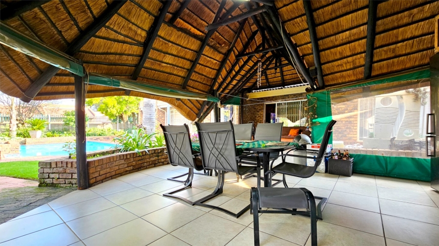 4 Bedroom Property for Sale in Falcon Ridge Gauteng