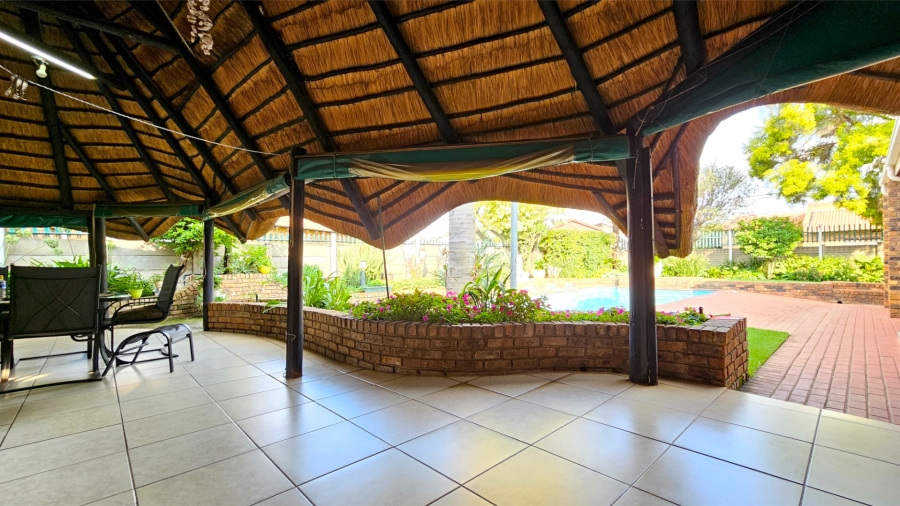 4 Bedroom Property for Sale in Falcon Ridge Gauteng