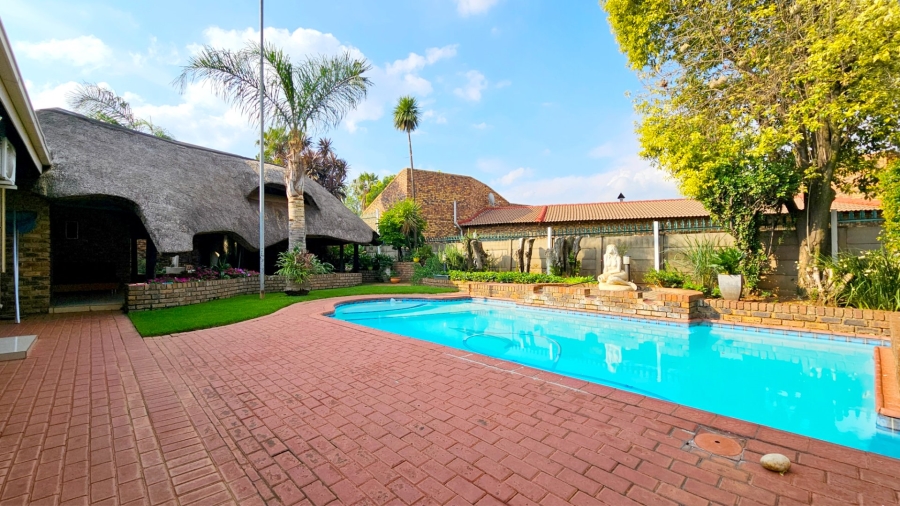 4 Bedroom Property for Sale in Falcon Ridge Gauteng