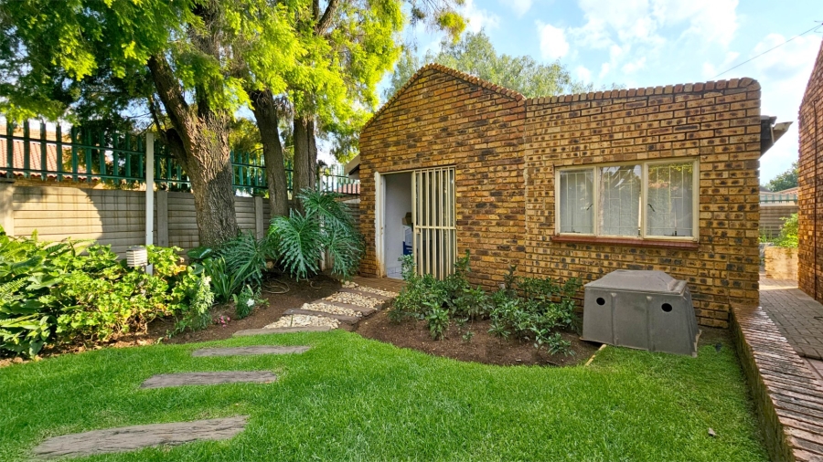 4 Bedroom Property for Sale in Falcon Ridge Gauteng