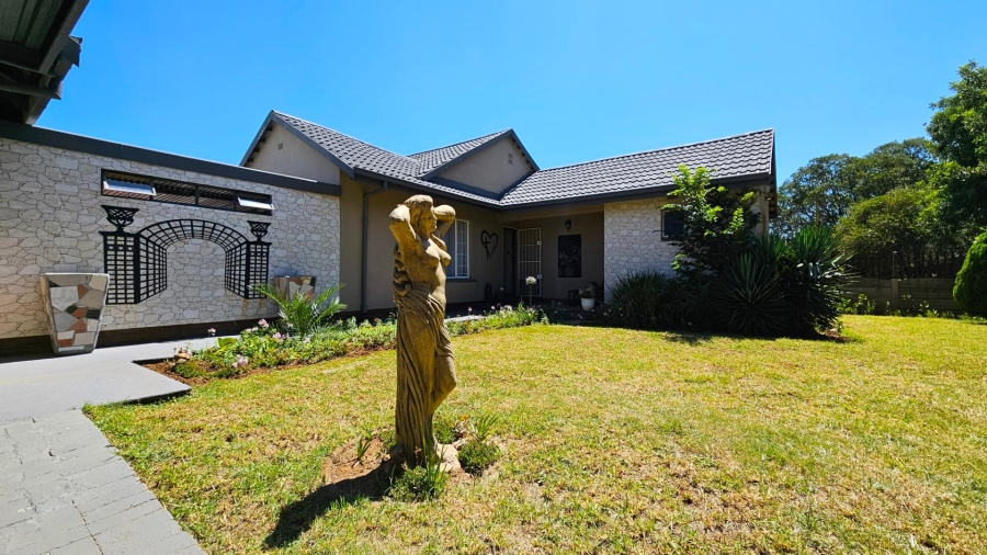 3 Bedroom Property for Sale in Vanderbijlpark SE 6 Gauteng