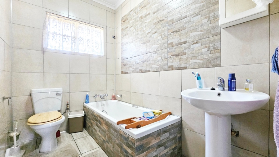 3 Bedroom Property for Sale in Vanderbijlpark SE 6 Gauteng