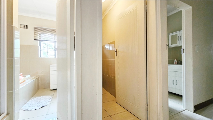2 Bedroom Property for Sale in Three Rivers Gauteng