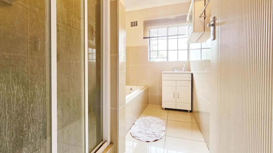 2 Bedroom Property for Sale in Three Rivers Gauteng