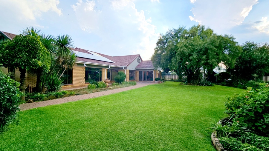 4 Bedroom Property for Sale in Three Rivers East Gauteng