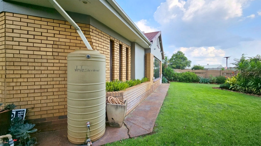 4 Bedroom Property for Sale in Three Rivers East Gauteng