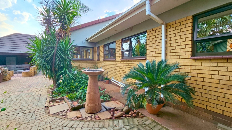 4 Bedroom Property for Sale in Three Rivers East Gauteng