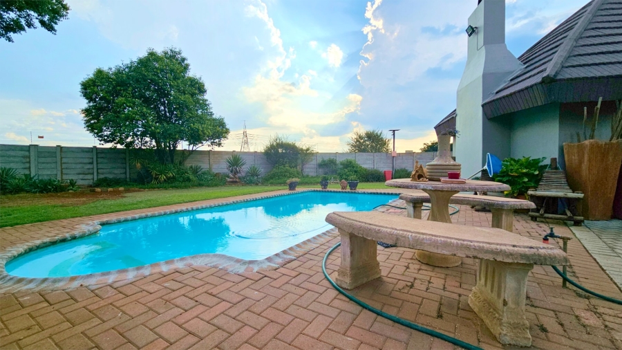 4 Bedroom Property for Sale in Three Rivers East Gauteng