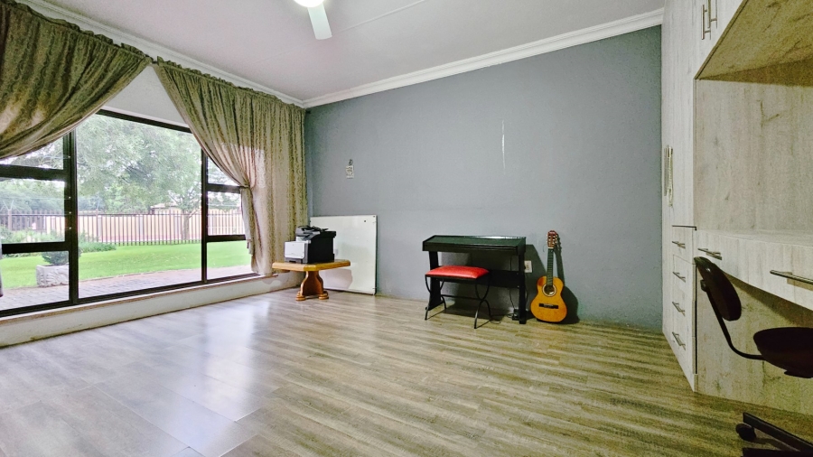 4 Bedroom Property for Sale in Three Rivers East Gauteng