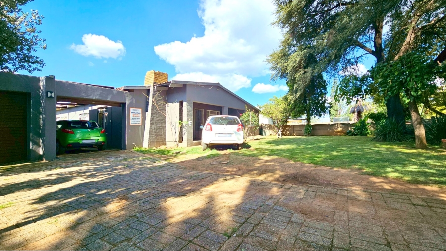4 Bedroom Property for Sale in Sonland Park Gauteng