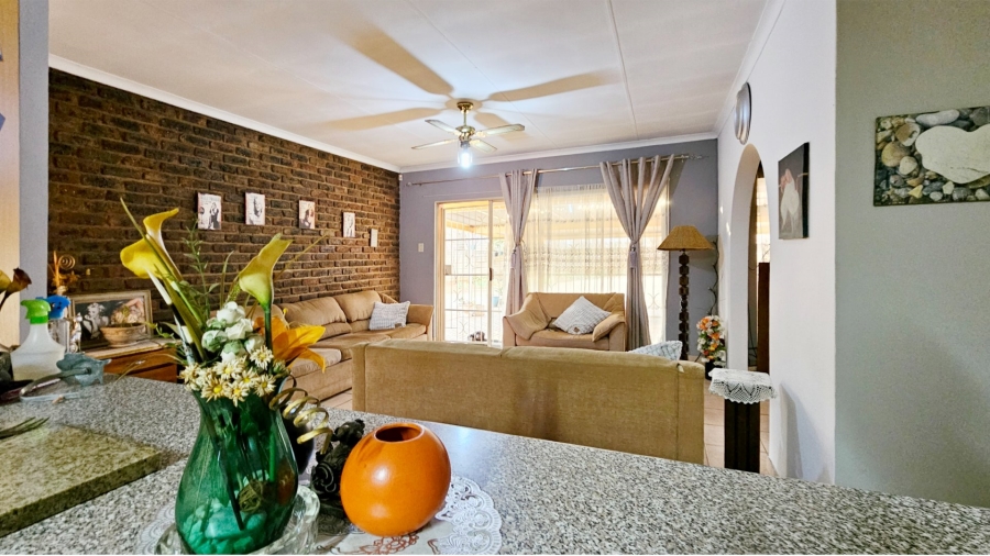 4 Bedroom Property for Sale in Three Rivers East Gauteng